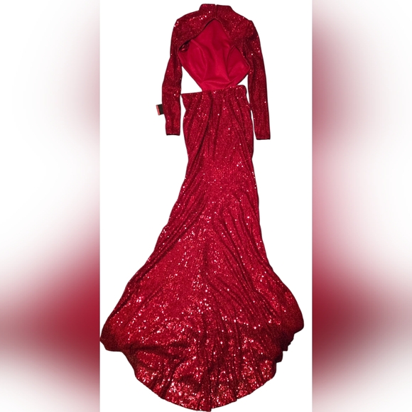 NWT~Stunning LaFemme Fashion Red Sequin Backless Formal Dress - Picture 4 of 16